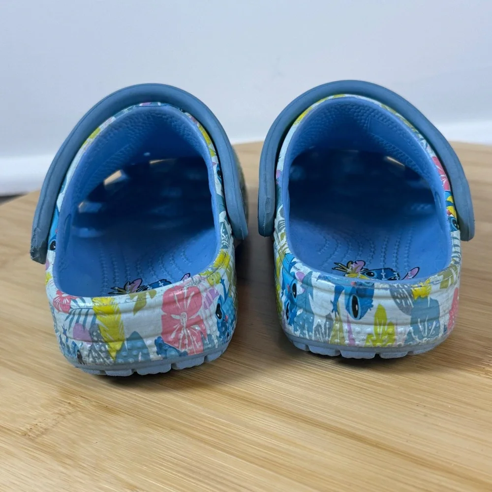Stitch Crocs Kids Classic‎ Clogs Children's Sz 7 Blue Hawaiian Floral Design